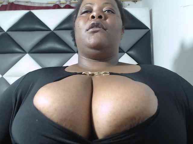 ShantalBBW webcam