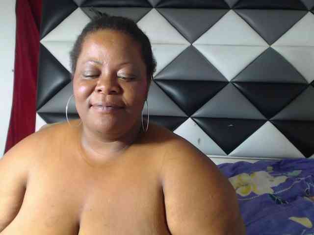 ShantalBBW webcam