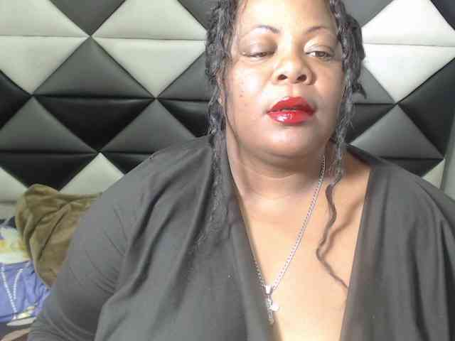 ShantalBBW webcam