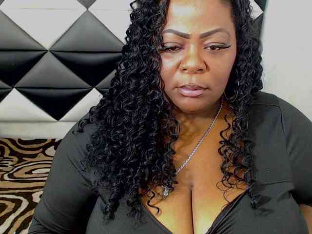 ShantalBBW webcam