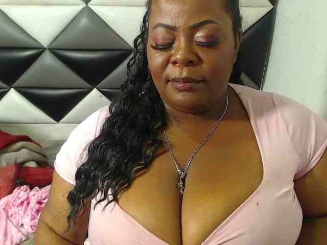 ShantalBBW webcam