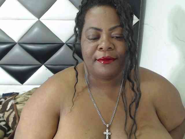 ShantalBBW webcam