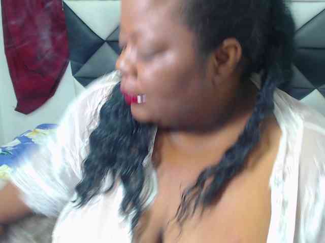 ShantalBBW webcam