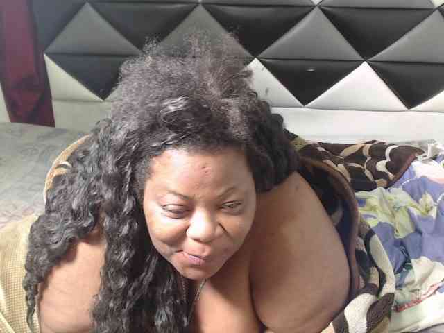 ShantalBBW webcam