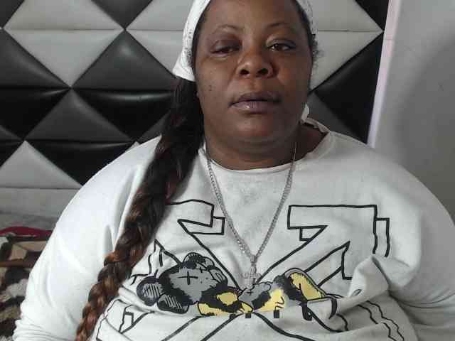 ShantalBBW webcam