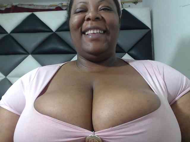 ShantalBBW webcam
