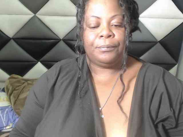ShantalBBW webcam