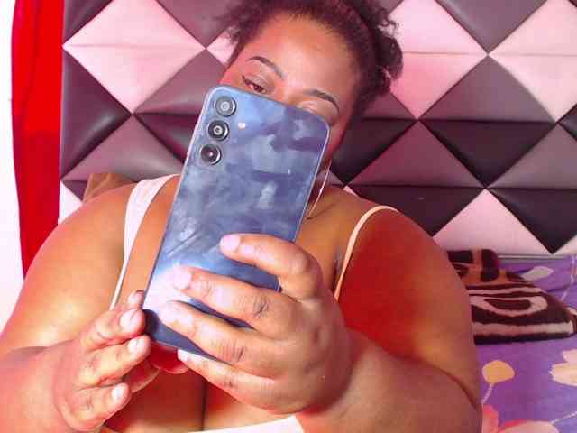 ShantalBBW webcam