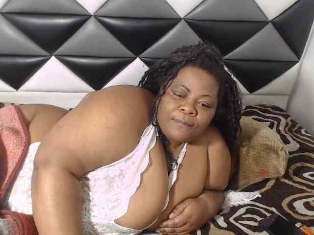 ShantalBBW webcam