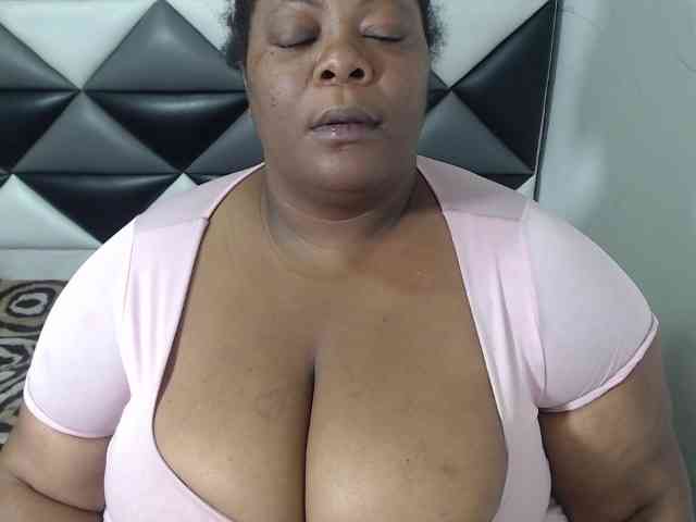 ShantalBBW webcam