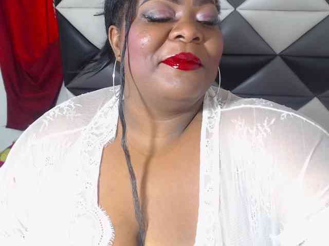 ShantalBBW webcam