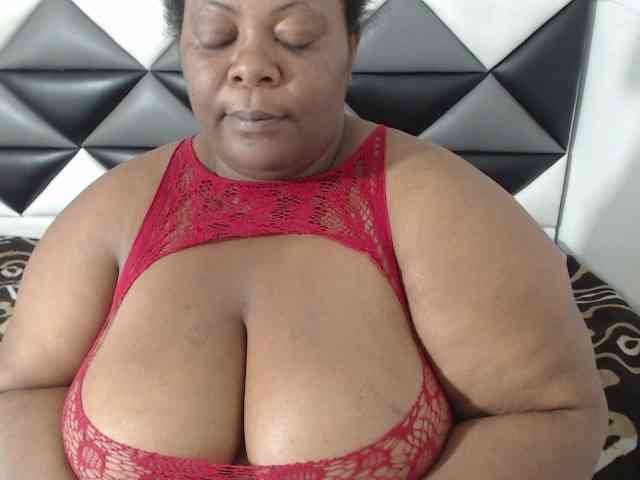 ShantalBBW webcam