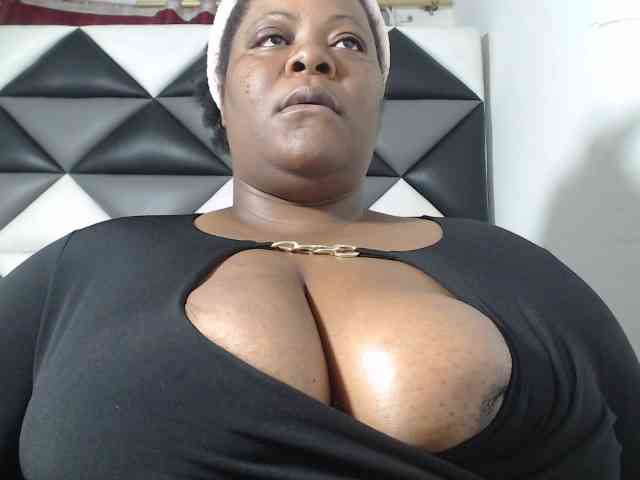 ShantalBBW webcam