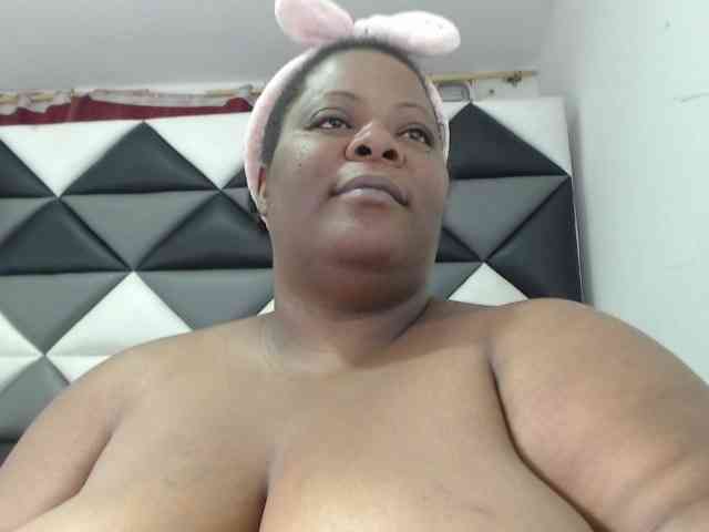 ShantalBBW webcam