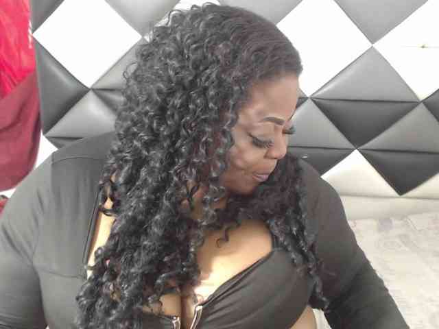 ShantalBBW webcam