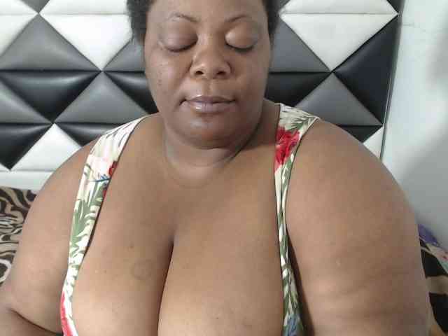 ShantalBBW webcam
