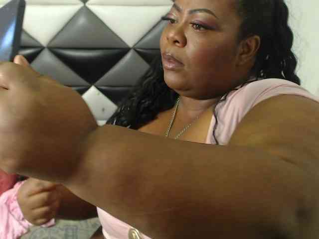 ShantalBBW webcam