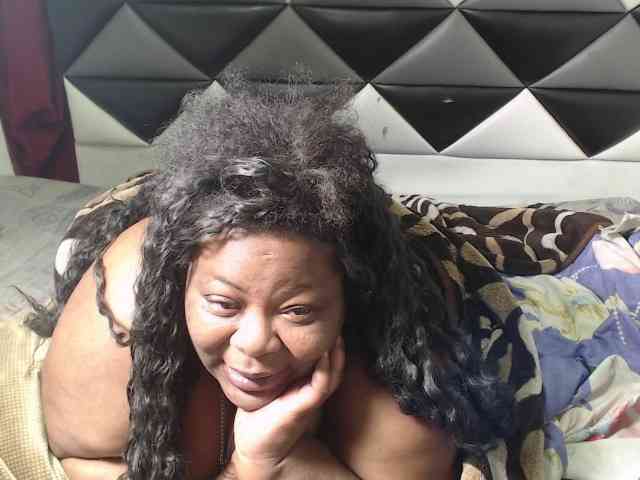 ShantalBBW webcam