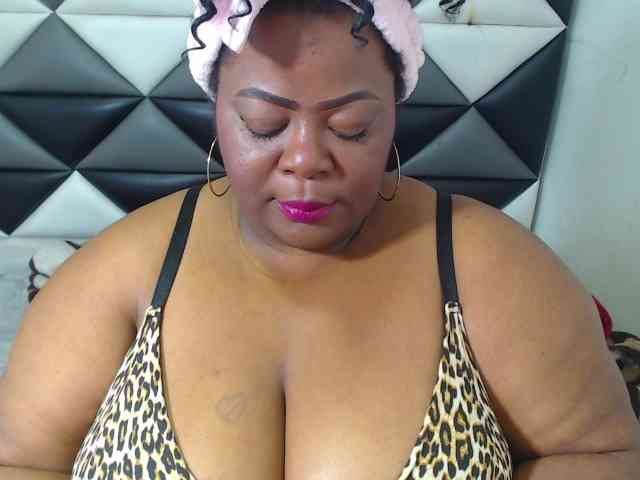 ShantalBBW webcam