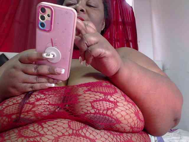 ShantalBBW webcam