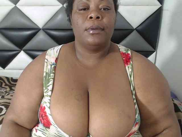 ShantalBBW webcam