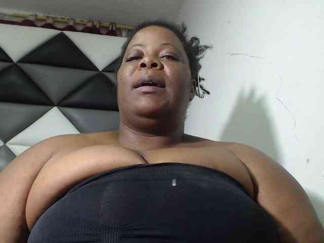 ShantalBBW webcam