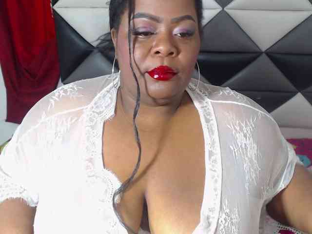 ShantalBBW webcam