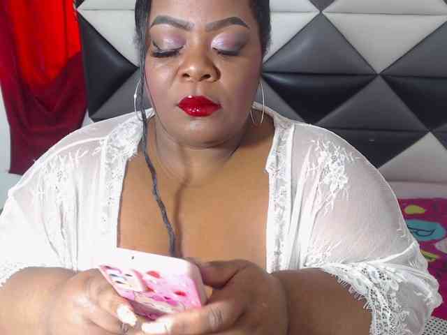 ShantalBBW webcam