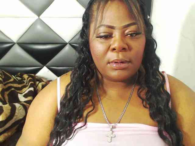 ShantalBBW webcam