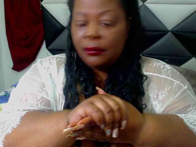 ShantalBBW webcam