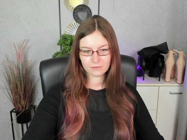 le modèle EmmaHeart est en webcam porno dans un show sur le site bongacams, il possède les tags suivants: White/Caucasian,Brunette,Shaved