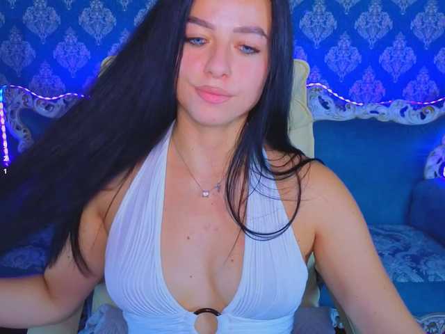 KitnissKiss live cam on BongaCams
