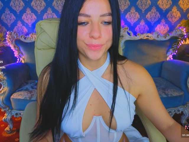 KitnissKiss live cam on BongaCams