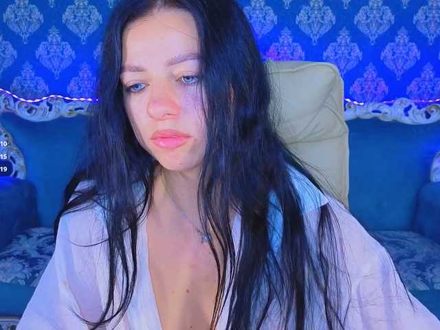 KitnissKiss live cam on BongaCams