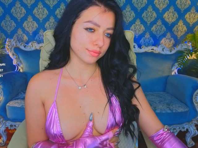 KitnissKiss live cam on BongaCams