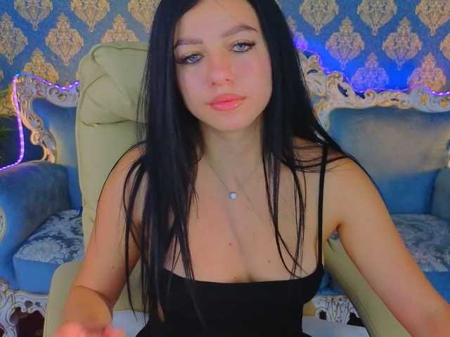 KitnissKiss live cam on BongaCams