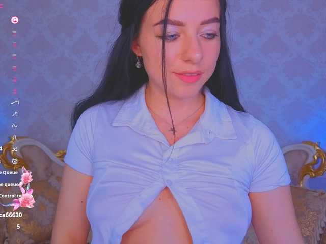 KitnissKiss live cam on BongaCams