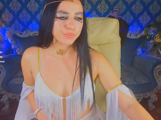 KitnissKiss live cam on BongaCams