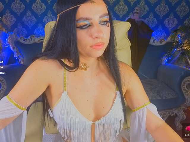 KitnissKiss live cam on BongaCams