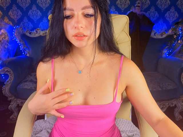 KitnissKiss live cam on BongaCams
