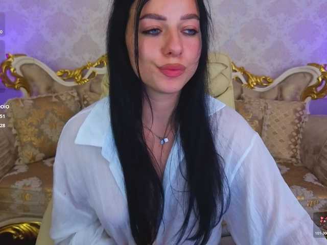 KitnissKiss live cam on BongaCams