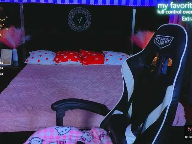 KitnissKiss live cam on BongaCams
