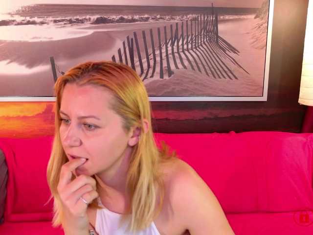 BigBoobsARRI's BongaCams show and profile