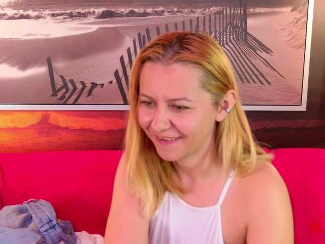 BigBoobsARRI's BongaCams show and profile