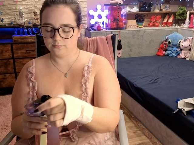 KimberlyCaprice live cam on BongaCams