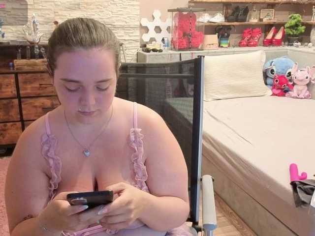 KimberlyCaprice live cam on BongaCams