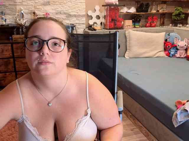 KimberlyCaprice webcam