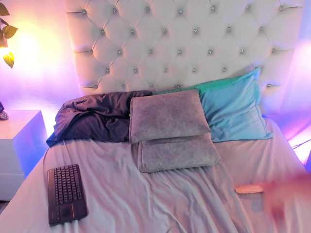 Ariiadna-Fox live cam on BongaCams