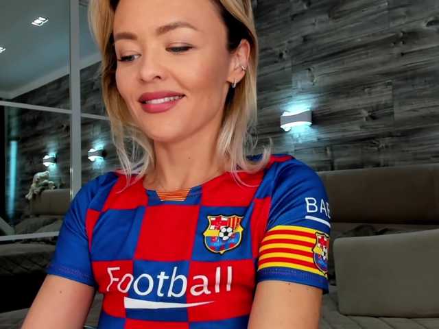 le modèle SunshineAlexa est en webcam porno dans un show sur le site bongacams, il possède les tags suivants: White/Caucasian,Blonde,Shaved