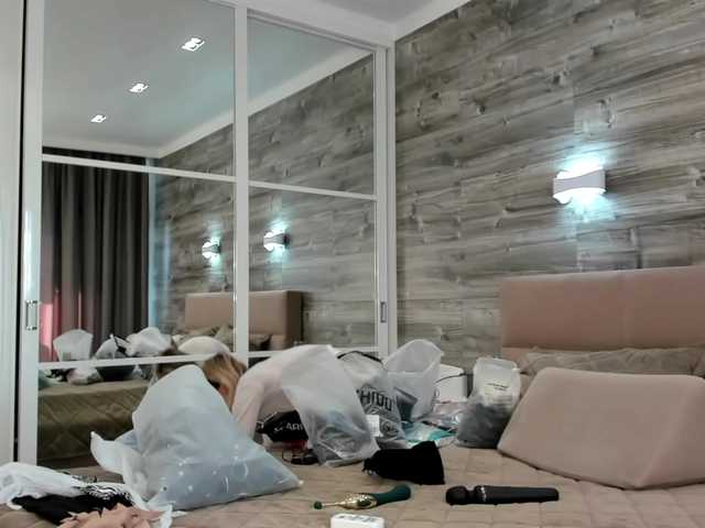 SunshineAlexa live webcam show
